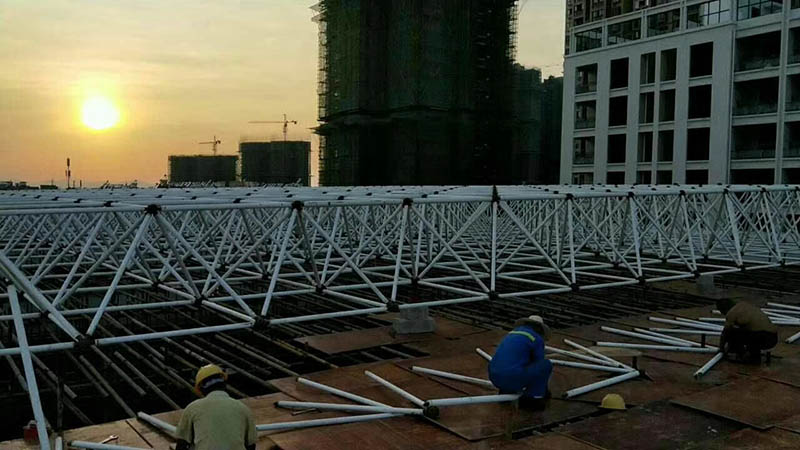 北宁螺栓球网架安装现场